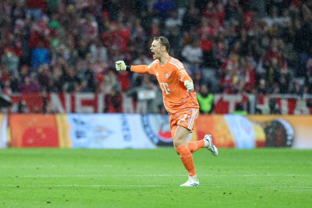 Manuel Neuer (FC Bayern Muenchen, 01) bejubelt das Tor zum 1:0, Emotionen, jubeln, GER, FC Bayern Muenchen vs. VfB Stuttgart, Fussball, Bundesliga, 1. Spieltag, Saison 2026 2027, 28.08.2026, DFL DFB REGULATIONS PROHIBIT ANY USE OF PHOTOGRAPHS as IMAGE SEQUENCES and or QUASI-VIDEO, GER, FC Bayern Muenchen vs. VfB Stuttgart, Fussball, Bundesliga, 1. Spieltag, Saison 2026 2027, 28.08.2026 Muenchen *** Manuel Neuer, FC Bayern Munich, 01, celebrates the 1-0 goal; emotions, celebration, GER, FC Bayern Munich vs. VfB Stuttgart, soccer, Bundesliga, Matchday 1, 2026–2027 season, August 28, 2026, DFL and DFB regulations prohibit any use of photographs as image sequences and or quasi-video, GER, FC Bayern Munich vs. VfB Stuttgart, soccer, Bundesliga, Matchday 1, 2026–2027 season, August 28, 2026, Munich Copyright: xEibner-Pressefoto JennixMaulx EP_JML
