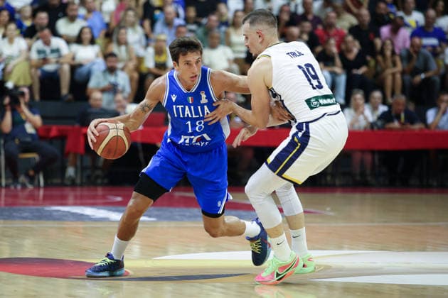 IPA87873064 - Matteo Spagnolo of Italy and Darko Talic of Bosnia and Herzegovina are in action during the FIBA Basketball World Cup 2027 Group J European Qualifiers game between Bosnia and Herzegovina and Italy at SKPC Mejdan on August 28, 2026, in Tuzla, Bosnia and Herzegovina during the Bosnia and Herzegovina vs. Italy match—Second Round · Group J - WCQ’27, FIBA World Cup in , , August 28, 2026  Copyright: x(c)xAlbertoxCavallaro SportReporter IPAxSportx xx 87873064