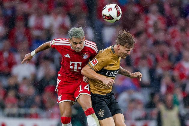 28.08.2026, Fußball, FC Bayern München - VfB Stuttgart, 1. Fußball Bundesliga, 1. Spieltag, Allianz-Arena, Saison 2026 2027: Luis Diaz (FC Bayern München 14) im Zweikampf gegen Finn Jeltsch (VfB Stuttgart 29) DFB regulations prohibit any use of photographs as image sequences and or quasi-video. Bayern Deutschland *** August 28, 2026, Soccer, FC Bayern Munich vs. VfB Stuttgart, Bundesliga 1, Matchday 1, Allianz Arena, 2026–2027 Season. Luis Diaz of FC Bayern Munich (No. 14) in a tackle against Finn Jeltsch of VfB Stuttgart. 29. DFB regulations prohibit any use of photographs as image sequences and or quasi-video. Bayern, Germany