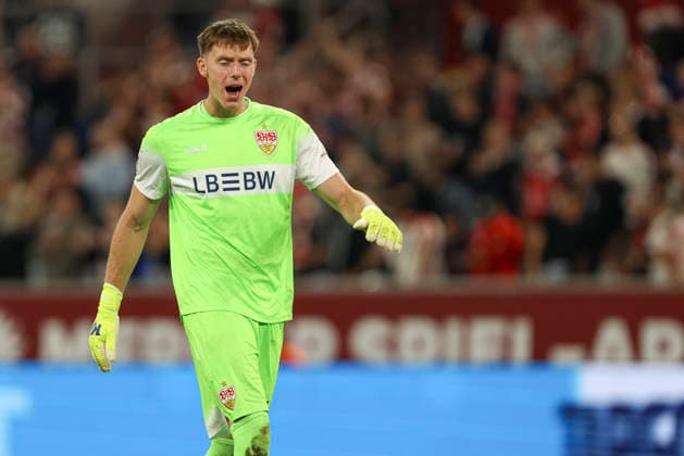 Torwart Jerik von der Felsen (VfB Stuttgart II) gestikuliert, Gestik waehrend des Spiels der 3. Liga zwischen Fortuna Duesseldorf und VfB Stuttgart II, Merkur Spiel-Arena am 28. August 2026 in Duesseldorf, Deutschland. (Foto von Oliver Kaelke DeFodi Images) +++ Torwart Jerik von der Felsen (VfB Stuttgart II) gestures during the 3. Liga match between Fortuna Duesseldorf and VfB Stuttgart II at Merkur Spiel-Arena on August 28, 2026 in Dusseldorf, Germany. (Photo by Oliver Kaelke DeFodi Images) DFB DFL REGULATIONS PROHIBIT ANY USE OF PHOTOGRAPHS AS IMAGE SEQUENCES AND OR QUASI-VIDEO. (Photo by Oliver Kaelke DeFodi Images) -