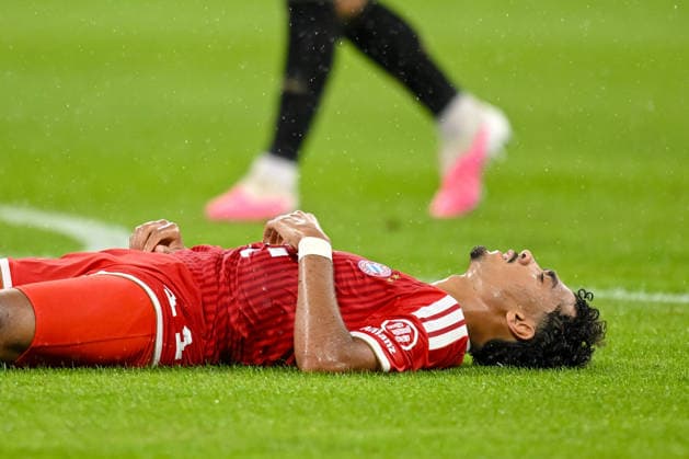 Nathaniel Brown (FC Bayern Muenchen) enttaeusscht waehrend des spiels der 1. Bundesliga zwischen FC Bayern Muenchen und VfB Stuttgart, Allianz Arena am 28. August 2026 in Muenchen, Deutschland. (Foto von Harry Langer DeFodi Images) +++ Nathaniel Brown (FC Bayern Muenchen) looks dejected during the Bundesliga match between FC Bayern Muenchen and VfB Stuttgart at Allianz Arena on August 28, 2026 in Munich, Germany. (Photo by Harry Langer DeFodi Images) DFB DFL REGULATIONS PROHIBIT ANY USE OF PHOTOGRAPHS AS IMAGE SEQUENCES AND OR QUASI-VIDEO. (Photo by Harry Langer DeFodi Images) DFB DFL REGULATIONS PROHIBIT ANY USE OF PHOTOGRAPHS AS IMAGE SEQUENCES AND OR QUASI-VIDEO. - *** Nathaniel Brown of FC Bayern Munich looks dejected during the Bundesliga match between FC Bayern Munich and VfB Stuttgart, Allianz Arena on August 28, 2026, in Munich, Germany. Photo by Harry Langer, DeFodi Images. Nathaniel Brown of FC Bayern Munich looks dejected during the Bundesliga match between FC Bayern Munich and VfB Stuttgart at Allianz Arena on August 28, 2026, in Munich, Germany. Photo by Harry Langer, DeFodi Images. DFB and DFL regulations prohibit any use of photographs as image sequences and or quasi-video. Photo by Harry Langer, DeFodi Images. DFB and DFL regulations prohibit any use of photographs as imSEQUENCES AND OR QUASI-VIDEO
