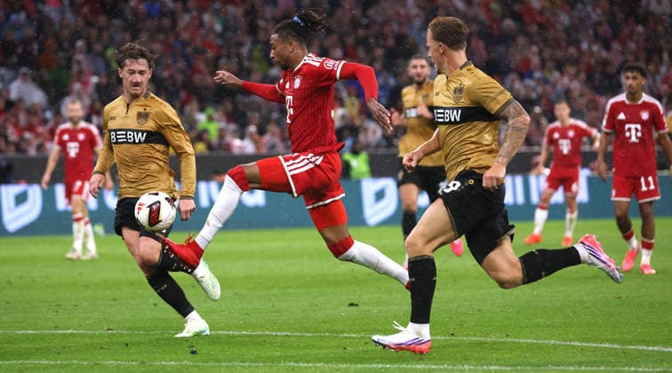 2026.08.28, Deutschland, Bayern Fußball FC Bayern München vs. VfB Stuttgart, v.l. Angelo Stiller (VfB), Michael Olise (Bayern), Finn Jeltsch (VfB) Gemäß den Vorgaben der DFL Deutsche Fußball Liga ist es untersagt, in dem Stadion und oder vom Spiel angefertigte Fotoaufnahmen in Form von Sequenzbildern und oder videoähnlichen Fotostrecken zu verwerten bzw. verwerten zu lassen. DFL, DFB regulations prohibit any use of photographs as image sequences and or quasi-video. *** August 28, 2026, Germany, Bavaria: Soccer – FC Bayern Munich vs. VfB Stuttgart; from left: Angelo Stiller (VfB), Michael Olise (Bayern), Finn Jeltsch (VfB). In accordance with the regulations of the DFL (German Soccer League), it is prohibited to use or allow the use of photographs taken in the stadium and or during the game in the form of image sequences and or video-like photo series. DFL, DFB regulations prohibit any use of photographs as image sequences and or quasi-video content