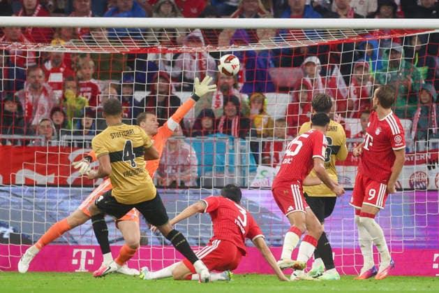 Josha Vagnoman (VfB Stuttgart) erzielt mit diesem Schuss vorbei an Torhueter Manuel Neuer (FC Bayern Muenchen) das Tor zum 1:1 waehrend des Spiels der 1. Bundesliga zwischen FC Bayern Muenchen und VfB Stuttgart, Allianz Arena am 28. August 2026 in Muenchen, Deutschland. (Foto von Marco Steinbrenner DeFodi Images) +++ Josha Vagnoman (VfB Stuttgart) scored the goal to make it 1 1 with this shot, beating goalkeeper Manuel Neuer (FC Bayern Munich) during the Bundesliga match between FC Bayern Muenchen and VfB Stuttgart at Allianz Arena on August 28, 2026 in Munich, Germany. (Photo by Marco Steinbrenner DeFodi Images) DFB DFL REGULATIONS PROHIBIT ANY USE OF PHOTOGRAPHS AS IMAGE SEQUENCES AND OR QUASI-VIDEO. (Photo by Marco Steinbrenner DeFodi Images) - *** Josha Vagnoman of VfB Stuttgart scores the goal to make it 1–1 with this shot past goalkeeper Manuel Neuer of FC Bayern Munich during the Bundesliga match between FC Bayern Munich and VfB Stuttgart, Allianz Arena on August 28, 2026, in Munich, Germany. Photo by Marco Steinbrenner, DeFodi Images. Josha Vagnoman of VfB Stuttgart scored the goal to make it 1–1 with this shot, beating goalkeeper Manuel Neuer of FC Bayern Munich during the Bundesliga match between FC Bayern Munich and VfB Stuttgart at the Allianz Arena on August 28, 2026 in Munich, Germany. Photo by Marco Steinbrenner, DeFodi Images. DFB and DFL regulations prohibit any use of photographs as image sequences and or quasi-video. Photo by Marco Steinbrenner, DeFodi Images.