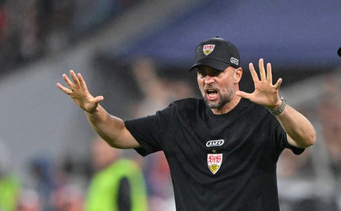 TOR zum 1:1 Josha Vagnoman VfB Stuttgart (04) (nicht im Bild) Torjubel Trainer Coach Sebastian Hoeness VfB Stuttgart FC Bayern Muenchen FCB vs VfB Stuttgart 28.08.2026 DFL REGULATIONS PROHIBIT ANY USE OF PHOTOGRAPHS AS IMAGE SEQUENCES AND OR QUASI-VIDEO FC Bayern Muenchen FCB vs VfB Stuttgart *** GOAL: 1-1 Josha Vagnoman, VfB Stuttgart 04 (not shown in the picture). Goal celebration. Coach Sebastian Hoeness, VfB Stuttgart. FC Bayern Munich (FCB) vs. VfB Stuttgart, August 28, 2026. DFL regulations prohibit any use of photographs as IIMAGE SEQUENCES AND OR QUASI-VIDEO FC Bayern Munich (FCB) vs. VfB Stuttgart