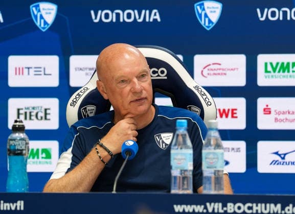 Uwe Roesler (VfL Bochum 1848, Cheftrainer) nimmt nach dem Spiel an einer Pressekonferenz teil. GER, VfL Bochum 1848 vs VfL Osnabrueck, 2. Bundesliga, 3. Spieltag, Saison 2026-27, 28.08.2026 DFL REGULATIONS PROHIBIT ANY USE OF PHOTOGRAPHS AS IMAGE SEQUENCES AND OR QUASI-VIDEO GER, VfL Bochum 1848 vs VfL Osnabrueck, 2. Bundesliga, 3. Spieltag, Saison 2026-27, 28.08.2026 Bochum *** Uwe Roesler, head coach of VfL Bochum 1848, attends a postgame press conference GER, VfL Bochum 1848 vs. VfL Osnabrück, 2. Bundesliga, Matchday 3, 2026–27 season, August 28, 2026. DFL regulations prohibit any use of photographs as image sequences and or quasi-video. GER, VfL Bochum 1848 vs. VfL Osnabrück, 2. Bundesliga, Matchday 3, 2026–27 season, August 28, 2026, Bochum Copyright: xEibner-Pressefoto ScottxColemanx EP_SCN