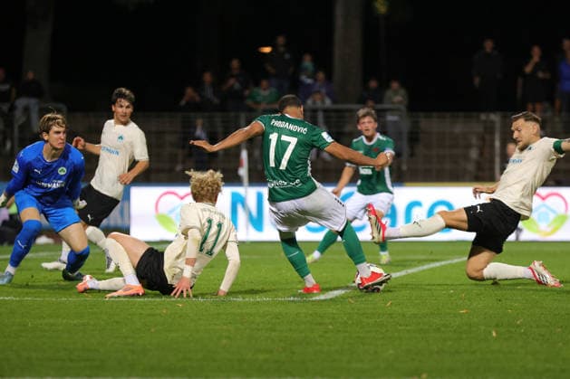 28.08.2026, Fußball, Herren, Saison 2026 2027, Regionalliga Bayern, 6. Spieltag: FC Schweinfurt 05 - SpVgg Greuther Fürth II Mitte: Jason Prodanovic (FC Schweinfurt 05, 17) erzielt das 4:0 Schweinfurt Riedel-Bau-Arena im Sachs-Stadio Bayern Unterfranken Deutschland