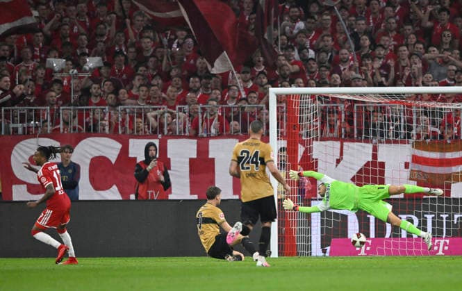 TOR zum 4:1 Michael Olise FC Bayern Muenchen FCB (17) wegen Abseits aberkannt Torschuss Aktion Torchance gegen Torwart Fabian Bredlow VfB Stuttgart (01) FC Bayern Muenchen FCB vs VfB Stuttgart 28.08.2026 DFL REGULATIONS PROHIBIT ANY USE OF PHOTOGRAPHS AS IMAGE SEQUENCES AND OR QUASI-VIDEO FC Bayern Muenchen FCB vs VfB Stuttgart *** GOAL: 4-1 Michael Olise, FC Bayern Munich (FCB) 17—disallowed due to offside. Shot on goal, scoring chance against goalkeeper Fabian Bredlow, VfB Stuttgart 01. FC Bayern Munich (FCB) vs. VfB Stuttgart, August 28, 2026. DFL REGULATIONS PROPROHIBIT ANY USE OF PHOTOGRAPHS AS IMAGE SEQUENCES AND OR QUASI-VIDEO FC Bayern Munich (FCB) vs. VfB Stuttgart