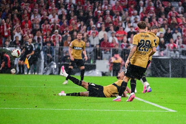 28.08.2026, Fussball, Bundesliga, FC Bayern München - VfB Stuttgart, Josha Vagnoman (VfB Stuttgart) mit dem Eigentor zum 4:1, xRHR-FOTO DEx *** August 28, 2026, Soccer, Bundesliga, FC Bayern Munich vs. VfB Stuttgart, Josha Vagnoman of VfB Stuttgart scores an own goal to make it 4–1, xRHR PHOTO DEx Copyright: TeresaxKroeger RHR-FOTOx RHR-FOTO DE