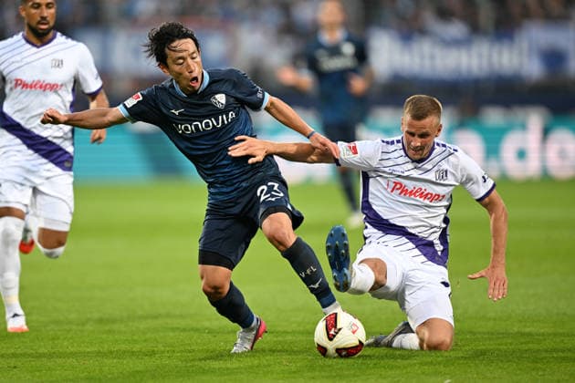 v. li. im Zweikampf Koji Miyoshi (Bochum 23) Adrian Beck (Osnabrueck 21) 28.08.2026 ¢ Fussball ¢ VfL Bochum vs VfL Osnabrueck, Vonovia Ruhrstadion, Bochum, DFB DFL REGULATIONS PROHIBIT ANY USE OF PHOTOGRAPHS AS IMAGE SEQUENCES AND OR QUASI-VIDEO NRW Germany *** v li in a one-on-one duel: Koji Miyoshi (Bochum), 23; Adrian Beck (Osnabrück), 21; 08 28 2026 ¢ Soccer ¢ VfL Bochum vs. VfL Osnabrück, Vonovia Ruhrstadion, Bochum, DFB DFL REGULATIONS PROHIBIT ANY USE OF PHOTOGRAPHS AS IMAGE SEQUENCES AND OR QUASI-VIDEO NRW Germany Copyright: xpepphotox xHorstxMauelshagenx pep00321, pep_20260828_hm
