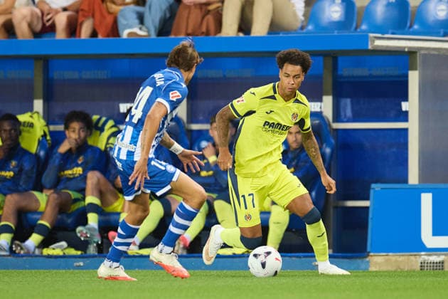 August 28, 2026, Vitoria, Alaba, Spain: Nahuel Tenaglia of Deportivo Alaves competes for the ball with Tajon Buchanan of Villarreal CF during the LaLiga EA Sports match between Deportivo Alaves and Villarreal CF at Mendizorrotza on August 28, 2026, in Vitoria, Spain. Deportivo Alaves V Villarreal CF - LaLiga EA Sports  - ZUMAa181 20260828_zaa_a181_102 Copyright: xRicardoxLarreinax