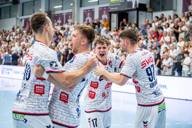 2. HBL; TV Hüttenberg - TV Großwallstadt, 28.08.26 Phil Spandau (TV Hüttenberg, 17), David Kuntscher (TV Hüttenberg, 97), Paul Ohl (TV Hüttenberg, 10), Tizian Weimer (TV Hüttenberg, 24) 2. HBL; TV Hüttenberg - TV Großwallstadt: Hüttenberg, 28.08.26 Copyright: xBEAUTIFULxSPORTS Roeczeyx