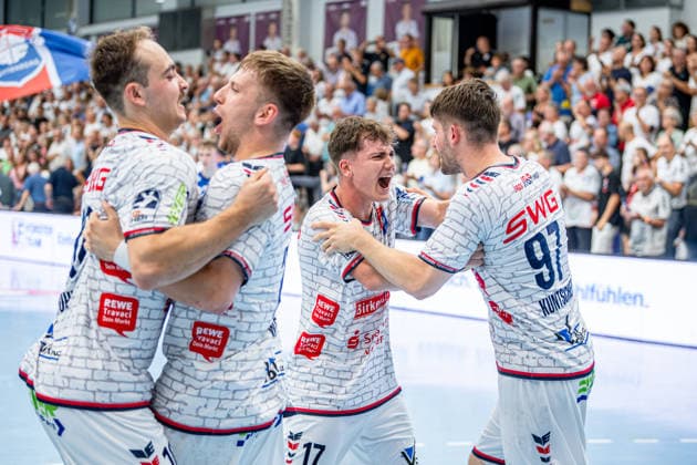 2. HBL; TV Hüttenberg - TV Großwallstadt, 28.08.26 Phil Spandau (TV Hüttenberg, 17), David Kuntscher (TV Hüttenberg, 97), Paul Ohl (TV Hüttenberg, 10), Tizian Weimer (TV Hüttenberg, 24) 2. HBL; TV Hüttenberg - TV Großwallstadt: Hüttenberg, 28.08.26 Copyright: xBEAUTIFULxSPORTS Roeczeyx