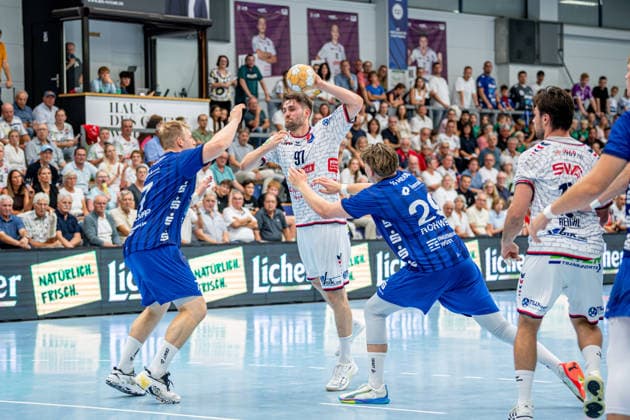 2. HBL; TV Hüttenberg - TV Großwallstadt, 28.08.26 David Kuntscher (TV Hüttenberg, 97), Johan Rohwer (TV Großwallstadt, 29), Patrick Gempp (TV Großwallstadt, 7) 2. HBL; TV Hüttenberg - TV Großwallstadt: Hüttenberg, 28.08.26 Copyright: xBEAUTIFULxSPORTS Roeczeyx