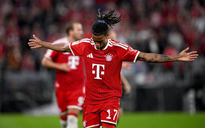 Fussball 1. Bundesliga Saison 2026 2027 1. Spieltag 28.08.2026 FC Bayern Muenchen - VfB Stuttgart Jubel FC Bayern Muenchen nach dem Tor zum 2 - 1, Torschuetze Michael Olise *** Soccer, Bundesliga 1, 2026–2027 Season, Matchday 1, August 28, 2026: FC Bayern Munich vs. VfB Stuttgart. FC Bayern Munich celebrates after scoring the goal to make it 2–1; goal scorer: Michael Olise