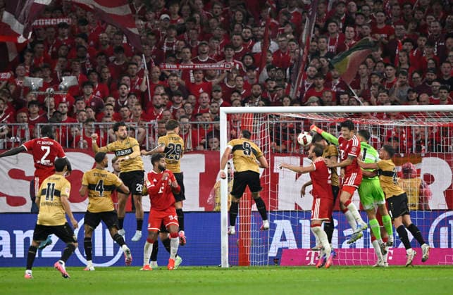 Strafraumszene, Torraumszene Torwart Fabian Bredlow VfB Stuttgart (01) Aktion FC Bayern Muenchen FCB vs VfB Stuttgart 28.08.2026 DFL REGULATIONS PROHIBIT ANY USE OF PHOTOGRAPHS AS IMAGE SEQUENCES AND OR QUASI-VIDEO FC Bayern Muenchen FCB vs VfB Stuttgart *** Penalty area scene, Goalmouth action: Goalie Fabian Bredlow, VfB Stuttgart 01, FC Bayern Munich FCB vs. VfB Stuttgart, August 28, 2026. DFL regulations prohibit any use of photographs as image sequences and or quasi-video. FC Bayern Munich (FCB) vs. VfB Stuttgart