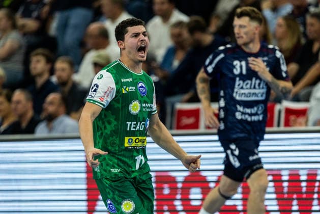 Opel HBL: SG Flensburg-Handewitt vs ThSV Eisenach; 28.08.26 Jubel Torjubel bei Gian Attenhofer (Nr.11, ThSV Eisenach) Opel HBL: SG Flensburg-Handewitt vs ThSV Eisenach, GGW Arena am 28.08.26 Copyright: xBEAUTIFULxSPORTS MarioxM.xKobergx