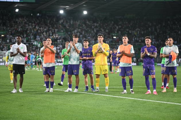 ESP: LaLiga EA Sports Racing Santander v Elche CF Elche players after losing during LaLiga EA Sports between Racing Santander v Elche CF played at Campos de de El Sardinero Stadium in Cantabria on August 28, 2026 in Spain Spain Futbol Copyright: xAgenciaxLOFx