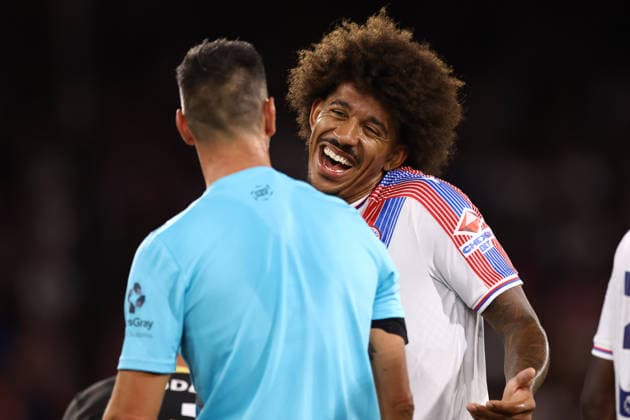 Crystal Palace v Manchester City 28 August 2026, London - Premier League Football - Crystal Palace v Manchester City - Chris Richards of Crystal Palace smiles with the referee - Photo: Jacques Feeney Offside. London UK Copyright: xJacquesxFeeneyx xOffsidexOffside