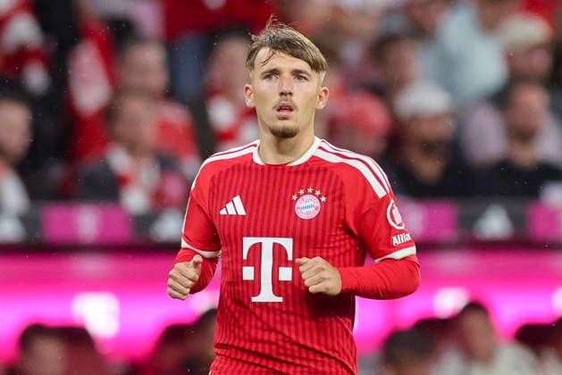 Lennart Karl (FC Bayern Muenchen) schaut waehrend des Spiels der 1. Bundesliga zwischen FC Bayern Muenchen und VfB Stuttgart, Allianz Arena am 28. August 2026 in Muenchen, Deutschland. (Foto von Marco Steinbrenner DeFodi Images) +++ Lennart Karl (FC Bayern Muenchen) looks on during the Bundesliga match between FC Bayern Muenchen and VfB Stuttgart at Allianz Arena on August 28, 2026 in Munich, Germany. (Photo by Marco Steinbrenner DeFodi Images) DFB DFL REGULATIONS PROHIBIT ANY USE OF PHOTOGRAPHS AS IMAGE SEQUENCES AND OR QUASI-VIDEO. (Photo by Marco Steinbrenner DeFodi Images) - *** Lennart Karl of FC Bayern Munich watches during the Bundesliga match between FC Bayern Munich and VfB Stuttgart, Allianz Arena on August 28, 2026, in Munich, Germany. Photo by Marco Steinbrenner, DeFodi Images. Lennart Karl of FC Bayern Munich looks on during the Bundesliga match between FC Bayern Munich and VfB Stuttgart at Allianz Arena on August 28, 2026 in Munich, Germany. Photo by Marco Steinbrenner, DeFodi Images. DFB and DFL regulations prohibit any use of photographs as image sequences and or quasi-video. Photo by Marco Steinbrenner, DeFodi Images.