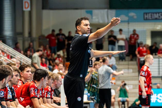 Hamm, Deutschland 28. August 2026: 2. HBL - 2026 2027 - Sp. 1 - ASV Hamm-Westfalen gegen VfL Eintracht Hagen Im Bild: Trainer Jamal Naji (ASV) gestikuliert auf dem Spielfeld. WESTPRESS Arena Nordrhein Westfalen Copyright: xFotostandx xKruczynskix