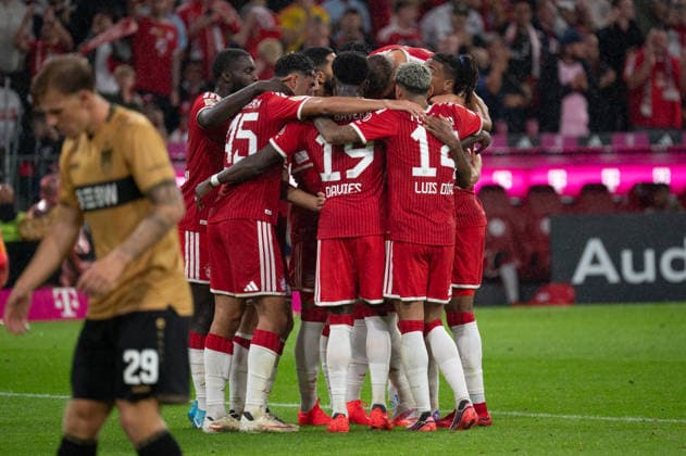GER, Bayern, Muenchen, Fussball, FC Bayern Muenchen - VfB Stuttgart, in der Allianz Arena, Muenchen, Bundesliga, 1. Spieltag, 28.08.26, v.l. FC Bayern Muenchen, Torjubel, Freude, Emotionen, Jubel, Feiern, Goal Scored, Celebrate, goal celebration, joy, emotions, celebration, cheering, goal scored, celebrate DFL DFB regulations prohibit any use of photographs as image sequences and or quasi-video, *** GER, Bavaria, Munich, Soccer, FC Bayern Munich vs. VfB Stuttgart, at the Allianz Arena, Munich, Bundesliga, Matchday 1, August 28, 2026, from left: FC Bayern Munich, goal celebration, joy, emotions, cheering, celebration, goal scored, celebrate, goal celebration, joy, emotions, celebration, cheering, goal scored, celebrate. DFL and DFB regulations prohibit any use of photographs as image sequences and or quasi-video, Copyright: HMB-Media MichaelxNibel