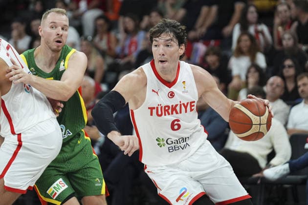 Turkiye v Lithuania - FIBA 2027 World Cup European Qualifiers ISTANBUL, TURKIYE - AUGUST 28: Cedi Osman (6) of Turkiye in action against Marek Blazevic (1) of Lithuania during the FIBA 2027 Basketball World Cup European Qualifiers second round Group J match between Turkiye and Lithuania at Turkcell Basketball Development Center in Istanbul, Turkiye on August 28, 2026. Bunyamin Celik Anadolu Istanbul Turkey. Editorial use only. Please get in touch for any other usage.  Copyright: x2026xAnadoluxBunyaminxCelikx