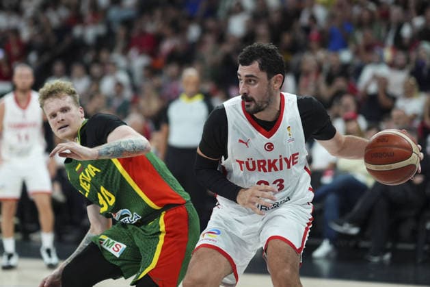 Turkiye v Lithuania - FIBA 2027 World Cup European Qualifiers ISTANBUL, TURKIYE - AUGUST 28: Erkan Yilmaz (33) of Turkiye in action against Kristupas Zemaitis (30) of Lithuania during the FIBA 2027 Basketball World Cup European Qualifiers second round Group J match between Turkiye and Lithuania at Turkcell Basketball Development Center in Istanbul, Turkiye on August 28, 2026. Bunyamin Celik Anadolu Istanbul Turkey. Editorial use only. Please get in touch for any other usage.  Copyright: x2026xAnadoluxBunyaminxCelikx
