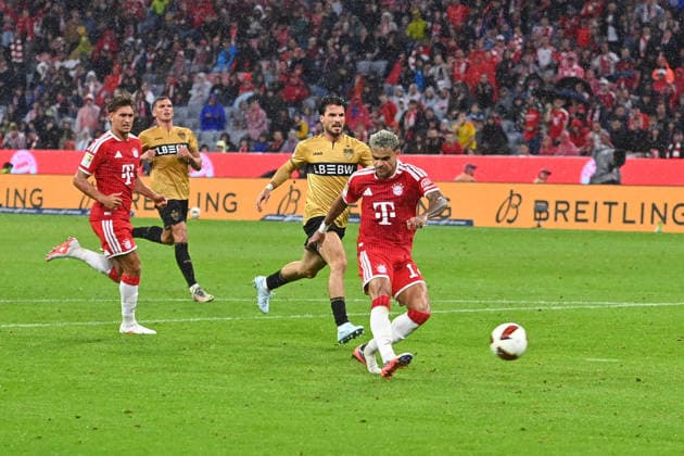 Tor Luis DIAZ (Bayern Muenchen) zum 5-1, Aktion,Torschuss. Fussball 1. Bundesliga Saison 2026 2027, 1.Spieltag, Spieltag01, FC Bayern Muenchen - VfB Stuttgart 5-1 am 28.08.2026 , A L L I A N Z A R E N A. Â *** Goal by Luis DIAZ, Bayern Munich, making it 5–1; Action, Goal Shot; Soccer, Bundesliga, 2026–2027 Season, Matchday 1, Matchday 01, FC Bayern Munich vs. VfB Stuttgart 5–1 on August 28, 2026, Allianz Arena