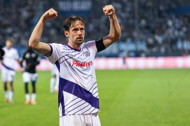 2.Fußball Bundesliga: VfL Bochum 1848 - VfL Osnabrück; 28.08.2026 Jannik Müller (VfL Osnabrück, 24) bejubelt den Sieg. 2.Fußball Bundesliga: VfL Bochum 1848 - VfL Osnabrück; Ruhrstadion, Bochum; 28.08.2026 DFL regulations prohibit any use of photographs as image sequences and or quasi video. *** 2. Bundesliga: VfL Bochum 1848 vs. VfL Osnabrück, August 28, 2026. Jannik Müller (VfL Osnabrück), 24, celebrates the victory. 2. Bundesliga: VfL Bochum 1848 vs. VfL Osnabrück, Ruhrstadion, Bochum August 28, 2026 DFL regulations prohibit any use of photographs as image sequences and or quasi-video Copyright: xBEAUTIFULxSPORTS Buriakovx