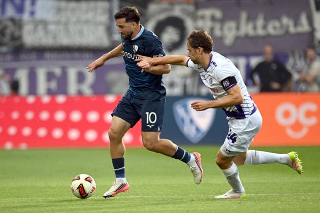 Berkan TAZ (BO) gegen Jannik MUELLER (Müller, VfL Osnabrueck) Aktion, Zweikampf, Fussball 2. Bundesliga, 3. Spieltag, VfL Bochum (BO) - VfL Osnabrueck (OS) 0-1 am 28.08.2026 im Vonovia Ruhrstadion Bochum Deutschland. DFL regulations prohibit any use of photographs as image sequences and or quasi-video Â *** Berkan TAZ BO vs. Jannik MUELLER Müller, VfL Osnabrück Action, Tackle, Soccer 2. Bundesliga, Matchday 3, VfL Bochum BO vs. VfL Osnabrück OS 0–1 on August 28, 2026, at the Vonovia Ruhrstadion in Bochum, Germany. DFL regulations prohibit any use of photographs as image sequences and or quasi-video.
