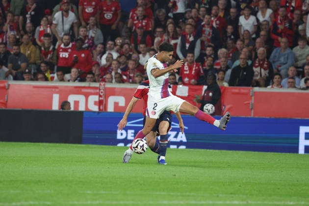FOOTBALL : LOSC Lille vs PSG Paris Saint-Germain - Ligue 1 J2 - 28 08 2026 Romain PERRAUD (LOSC Lille) lors du match LOSC Lille vs PSG Paris Saint-Germain , Ligue 1 J2, Decathlon Arena stade Pierre Mauroy, le 28 aoÃ»t 2026 - photo Laurent Sanson PsnewZ  Copyright: xLaurentxSANSONx xPsnewZx