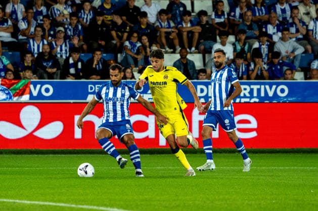 ESP: LaLiga EA Sports Deportivo Alaves v Villarreal CF Santiago Comesana Veiga of Villarreal during LaLiga EA Sports between Deportivo Alaves v Villarreal CF played at Mendizorroza Stadium in Vitoria Gasteiz on August 28, 2026 in Spain VITORIA Spain Futbol Copyright: xMiguelxGarciax xAgenciaxLOFx