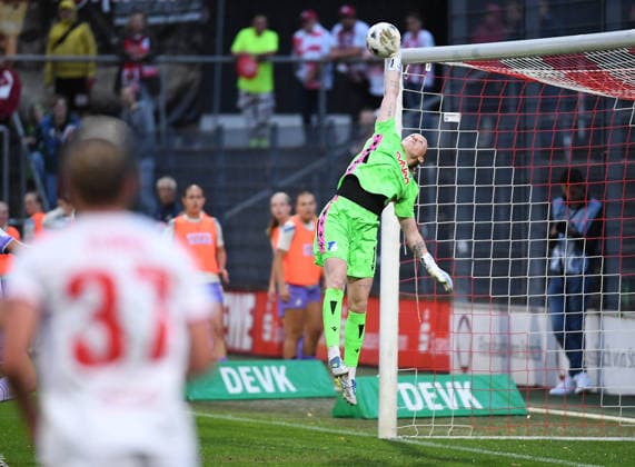 29.08.2026, xophax, Fussball 1.Bundesliga, 1.FC Koeln Frauen-Bundesliga , Frauenfussball. Frauen Bundesliga Google Pixel Frauen.Bundesliga 26 27 1.FC Köln gegen TSG Hoffenheim. Tor für den FC . Beke Sterner ( 37) , 1.FC Köln hat geschossen. Torwart Laura Johanna Dick , rechts ( Hoffenheim ) Koeln *** August 29, 2026, xophax, Soccer 1 Bundesliga, 1. FC Köln Women s Bundesliga, Women s Soccer, Women s Bundesliga, Google Pixel, Women s Bundesliga, August 26–27, 1. FC Köln vs. TSG Hoffenheim, Goal for 1. FC Köln by Beke Sterner (37 ), 1. FC Köln scored; Goalkeeper Laura Johanna Dick, Hoffenheim on the right, Köln