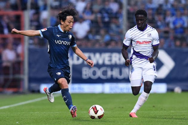 Fußball 2. Bundesliga 3. Spieltag VfL Bochum - VfL Osnabrück am 28.08.2026 im Vonovia Ruhrstadion in Bochum Koji Miyoshi ( Bochum ), links - Ismail Badjie ( Osnabrück ), rechts DFL regulations prohibit any use of photographs as image sequences and or quasi-video. *** Soccer, 2. Bundesliga, Matchday 3: VfL Bochum vs. VfL Osnabrück on August 28, 2026, at the Vonovia Ruhrstadion in Bochum. Koji Miyoshi (Bochum), on the left, Ismail Badjie (Osnabrück); on the right, DFL regulations prohibit any use of photographs as image sequences and or quasi-video xRx