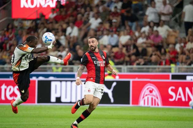 AC Milan V Venezia FC - Serie A 2026 27 John Yeboah and Strahinja Pavlovic during the Serie A match between AC Milan and Venezia FC at Stadio Giuseppe Meazza in Milan, Italy, on August 28, 2026. Milan Italy  Copyright: xFedericoxManonix originalFilename:manoni-acmilanv260828_nph1Q.jpg