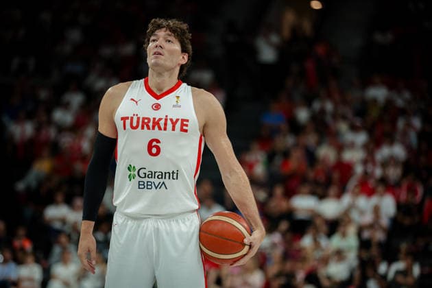 Turkiye vs Lithuania Fiba Basketball 2027 World Cup European Qualifiers Cedi Osman of Turkiye looks on before a free throw during the Fiba Basketball 2027 World Cup European Qualifiers Group J match between Turkiye and Lithuania at Turkcell Basketball Gelistirme Merkezi on August 28, 2026 in Istanbul, Turkey Istanbul Istanbul Turkey Copyright: xBurakxBasturkx
