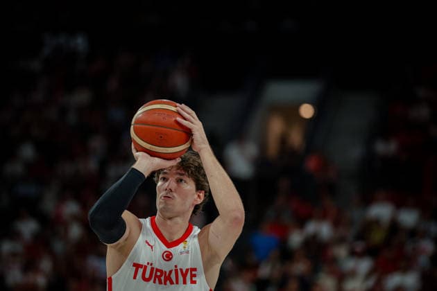Turkiye vs Lithuania Fiba Basketball 2027 World Cup European Qualifiers Cedi Osman of Turkiye takes a free throw during the Fiba Basketball 2027 World Cup European Qualifiers Group J match between Turkiye and Lithuania at Turkcell Basketball Gelistirme Merkezi on August 28, 2026 in Istanbul, Turkey Istanbul Istanbul Turkey Copyright: xBurakxBasturkx