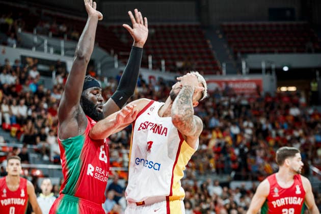 ESP: Spain - Portugal second Qualifying Window for the Qatar 2027 World Cup Willy Hernangomez of Spain injuries during second qualifying phase for the 2027 World Cup Window between Spain v Portugal played at Principe Felipe stadium, Zaragoza on August 28, 2026 in Spain Zaragoza Spain Baloncesto Copyright: xAgenciaxLOFx