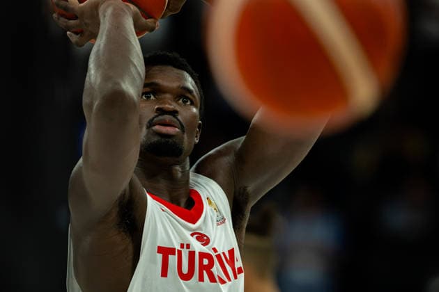 Turkiye vs Lithuania Fiba Basketball 2027 World Cup European Qualifiers Adem Bona of Turkiye takes a free throw on warm up session during the Fiba Basketball 2027 World Cup European Qualifiers Group J match between Turkiye and Lithuania at Turkcell Basketball Gelistirme Merkezi on August 28, 2026 in Istanbul, Turkey Istanbul Istanbul Turkey Copyright: xBurakxBasturkx