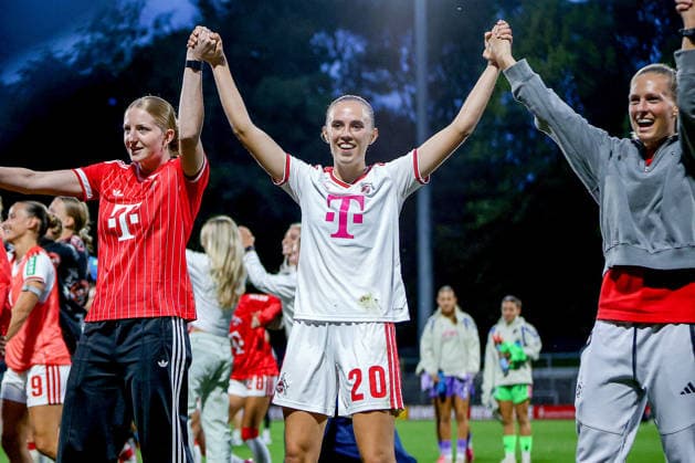28.08.2026, xsscx, Frauen Fußball, 1. FC Köln - TSG Hoffenheim, 1. Fußball Bundesliga, 2. Spieltag, Franz-Kremer-Stadion, Saison 2027 2027: Die Mannschaft des 1. FC Köln mit Carolin Elsen (1. FC Köln 20) feiert ihren Sieg DFB regulations prohibit any use of photographs as image sequences and or quasi-video. Photo: xSandraxScherningxPressefotoKochx Nordrhein-Westfalen Deutschland *** August 28, 2026, xsscx, Women s Soccer, 1. FC Köln vs. TSG Hoffenheim, Bundesliga 1, Matchday 2, Franz Kremer Stadium, 2027–2027 Season The 1 FC Köln team with Carolin Elsen 1 FC Köln 20 celebrates their victory. DFB regulations prohibit any use of photographs as image sequences and or quasi-video. Photo: xSandraxScherningxPressefotoKochx, North Rhine-Westphalia, Germany