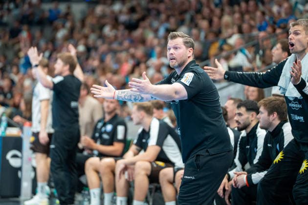 Handball I Herren I Saison 2026-2027 I Bundesliga I 1. Spieltag I TVB Stuttgart - Bergischer HC I 28.08.2026 Arnor Thor Gunnarsson (Trainer, Bergischer HC) Stuttgart Porsche Arena Baden-Württemberg Deutschland Copyright: xLobeca MaxxPetershansx