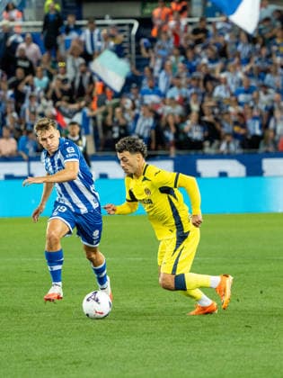ESP: LaLiga EA Sports Deportivo Alaves v Villarreal CF Georges Mikautadze of Villarreal and Pablo Ibanez of Alaves during LaLiga EA Sports between Deportivo Alaves v Villarreal CF played at Mendizorroza Stadium in Vitoria Gasteiz on August 28, 2026 in Spain VITORIA Spain Futbol Copyright: xAgenciaxLOFx