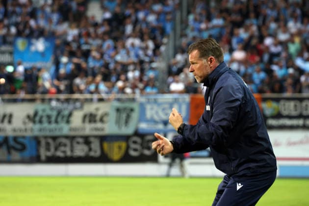 Marco Grote (GER) Jenaer Trainer in der zweiten Halbzeit im eins-Stadion an der Gellertstrasse Chemnitz, Chemnitzer FC- Carl Zeiss Jena, 7. Spieltag, Fussball Regionalliga Nordost 2026 27, Sachsen, Deutschland, 28.08.2026, Hochrisikospiel,