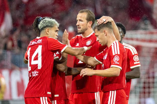 Torjubel zum 2:1, Luis Diaz 14 (FC Bayern Muenchen) , Harry Kane 9 (FC Bayern Muenchen), Joshua Kimmich 6 (FC Bayern Muenchen), FC Bayern Muenchen - VfB Stuttgart, Fussball Bundesliga, 1. Spieltag, 28.08.2026 DFB regulations prohibit any use of photographs as image sequences and or quasi-video Muenchen Bayern Deutschland *** Goal celebration for the 2-1 score: Luis Díaz 14 (FC Bayern Munich), Harry Kane 9 (FC Bayern Munich), Joshua Kimmich 6 (FC Bayern Munich), FC Bayern Munich vs. VfB Stuttgart, Bundesliga, Matchday 1, August 28, 2026. DFB regulations prohibit any use of photographs as image sequences and or quasi-video. Munich, Bayern, Germany Copyright: xkolbert-press UlrichxGamelx