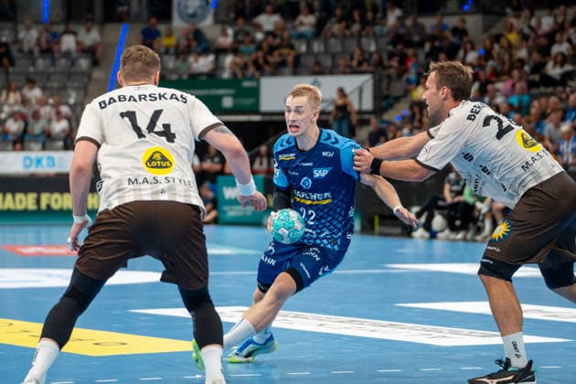 Handball I Herren I Saison 2026-2027 I Bundesliga I 1. Spieltag I TVB Stuttgart - Bergischer HC I 28.08.2026 Torben Matzken (22, TVB Stuttgart) mit Ball Stuttgart Porsche Arena Baden-Württemberg Deutschland Copyright: xLobeca MaxxPetershansx