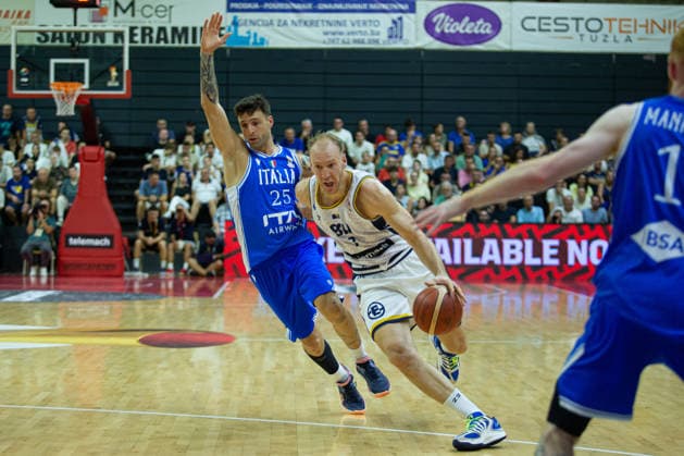 FIBA Basketball World Cup Qualifier: Bosnia and Herzegovina – Italy TUZLA, BOSNIA AND HERZEGOVINA - AUGUST 28: Baldasso of Italy in action during the FIBA Basketball World Cup Qualifier match between Bosnia and Herzegovina and Italy in Tuzla, Bosnia and Herzegovina on August 28, 2026. Denis Zuberi Anadolu Tuzla Bosnia and Herzegovina. Editorial use only. Please get in touch for any other usage.  Copyright: x2026xAnadoluxDenisxZuberix