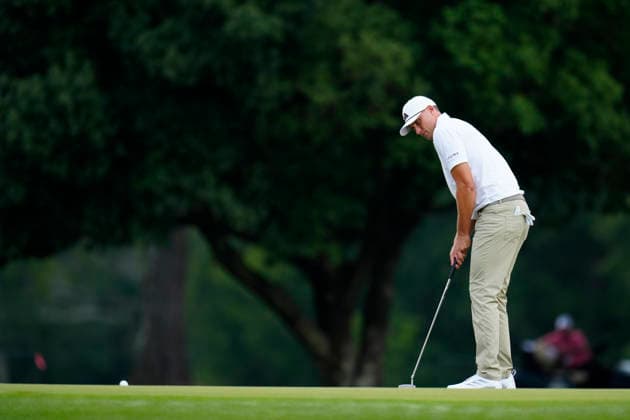 August 28, 2026, Atlanta, Georgia, USA: Ludvig Âberg (Sweden) sinks a putt on the 16th green during the second round at East Lake Golf Club. Atlanta USA - ZUMAd212 20260828_zsp_d212_106 Copyright: xRichardxDolex