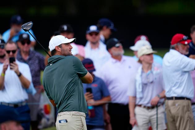 August 28, 2026, Atlanta, Georgia, USA: Scottie Scheffler (USA) reacts after hitting his tee shot on the 18th hole during the second round at East Lake Golf Club. PGA, Golf Herren Tour TOUR Championship  - ZUMAd212 20260828_zsp_d212_116 Copyright: xRichardxDolex