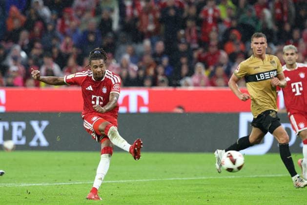Michael Olise 17 (FC Bayern Muenchen) trifft das Tor und wir aberkannt, FC Bayern Muenchen vs. VfB Stuttgart, Fussball, 1. Bundesliga, 1. Spieltag, 28.08.2026 DFL DFB regulations prohibit any use of photographs as image sequences and or quasi-video Muenchen Bayern Deutschland *** Michael Olise, 17, of FC Bayern Munich scores a goal that is disallowed, FC Bayern Munich vs. VfB Stuttgart, Soccer, Bundesliga 1, Matchday 1, August 28, 2026. DFL and DFB regulations prohibit any use of photographs as image sequences and or quasi-video. Munich, Bayern, Germany Copyright: xkolbert-press ChristianxKolbertx