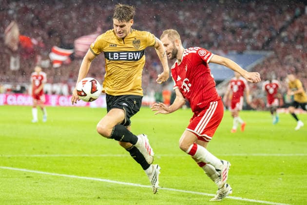 Ramon Hendriks 3 (VfB Stuttgart) im Zweikampf mit Konrad Laimer 27 (FC Bayern Muenchen), FC Bayern Muenchen - VfB Stuttgart, Fussball Bundesliga, 1. Spieltag, 28.08.2026 DFB regulations prohibit any use of photographs as image sequences and or quasi-video Muenchen Bayern Deutschland *** Ramon Hendriks 3 (VfB Stuttgart) in a tackle with Konrad Laimer 27 (FC Bayern Munich), FC Bayern Munich vs. VfB Stuttgart, Bundesliga, Matchday 1, August 28, 2026. DFB regulations prohibit any use of photographs as image sequences and or quasi-video. Munich, Bayern, Germany Copyright: xkolbert-press UlrichxGamelx